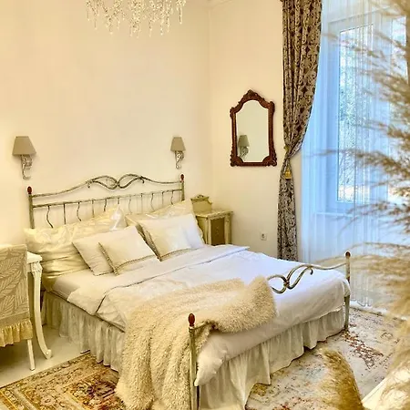 Petite Boudoir * Opatija